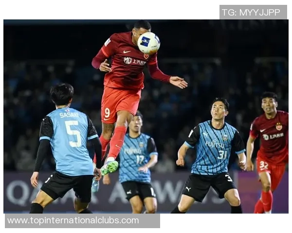 川崎前锋迎战札幌冈萨多争夺联赛关键三分的激烈对决