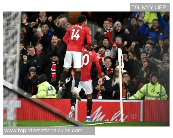 巴黎与马德里竞技激战正酣比分悬念不断引发球迷热议